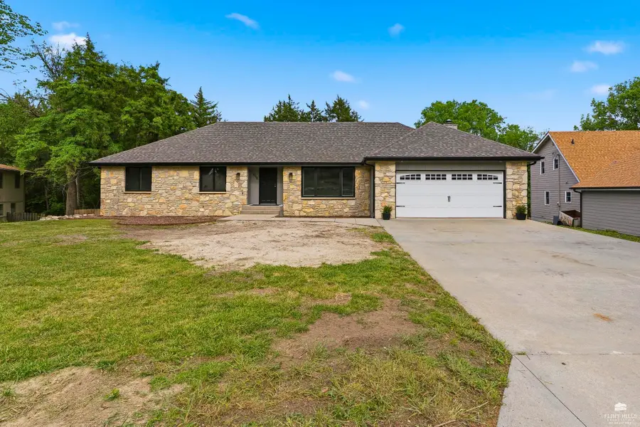 1716 Sheffield Circle, Manhattan, KS 66503 - #2