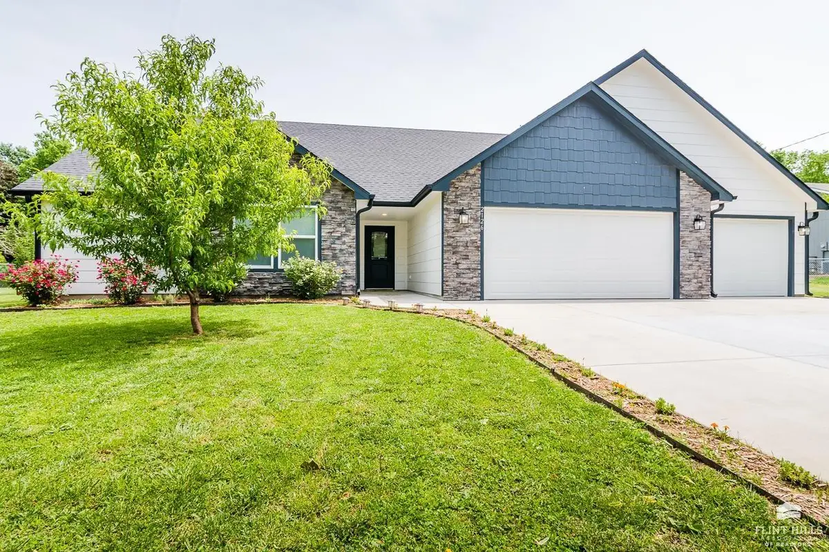 2126 Lawrence Street, Manhattan, KS 66502 - #1