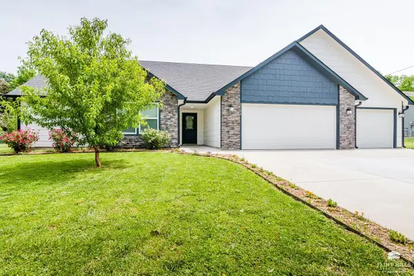 2126 Lawrence Street, Manhattan, KS 66502