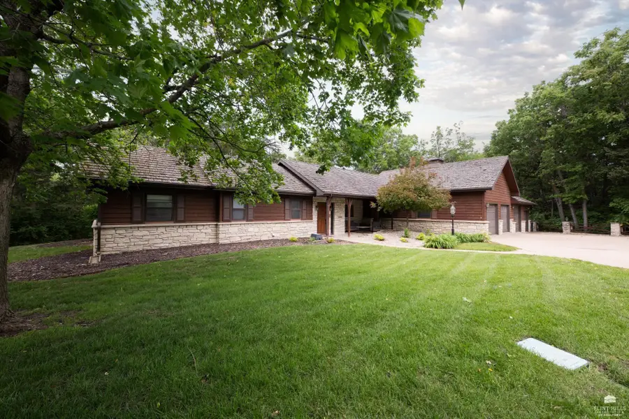 1001 Sycamore Lane, Manhattan, KS 66502 - #2