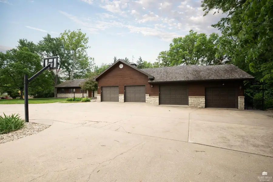 1001 Sycamore Lane, Manhattan, KS 66502 - #3