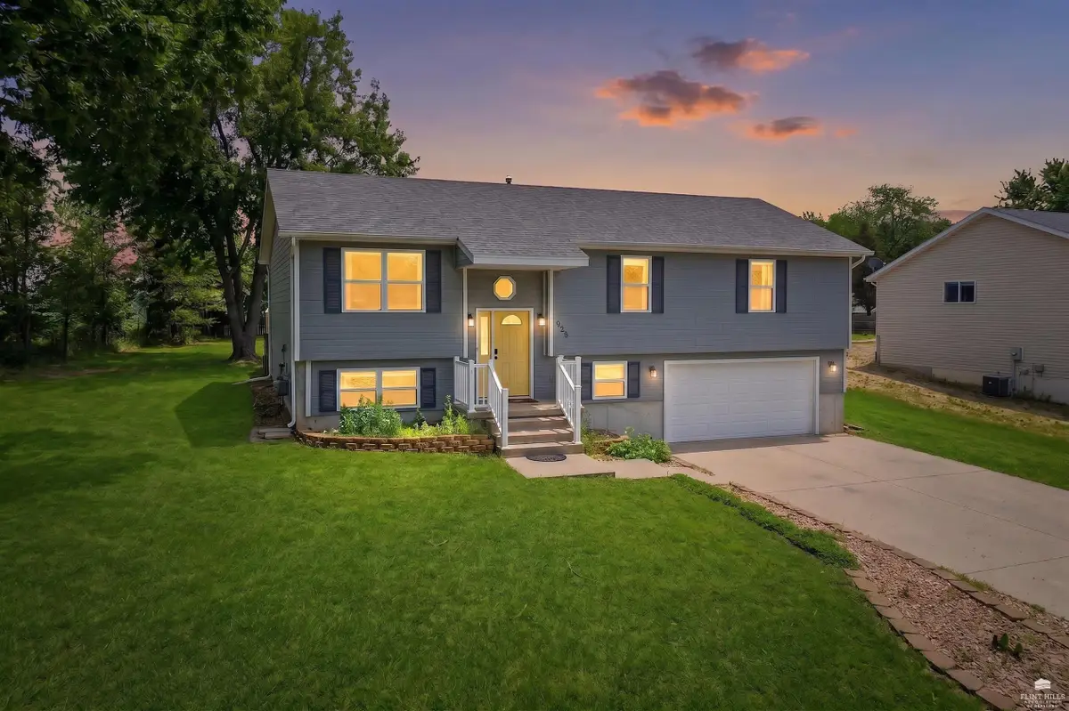 926 Nicholson, Chapman, KS 67431 - #1
