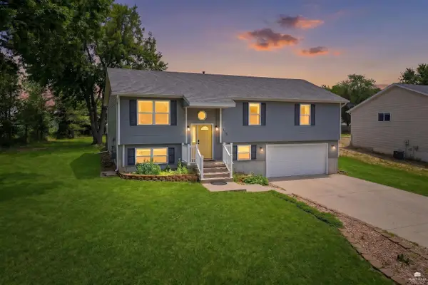 926 Nicholson, Chapman, KS 67431