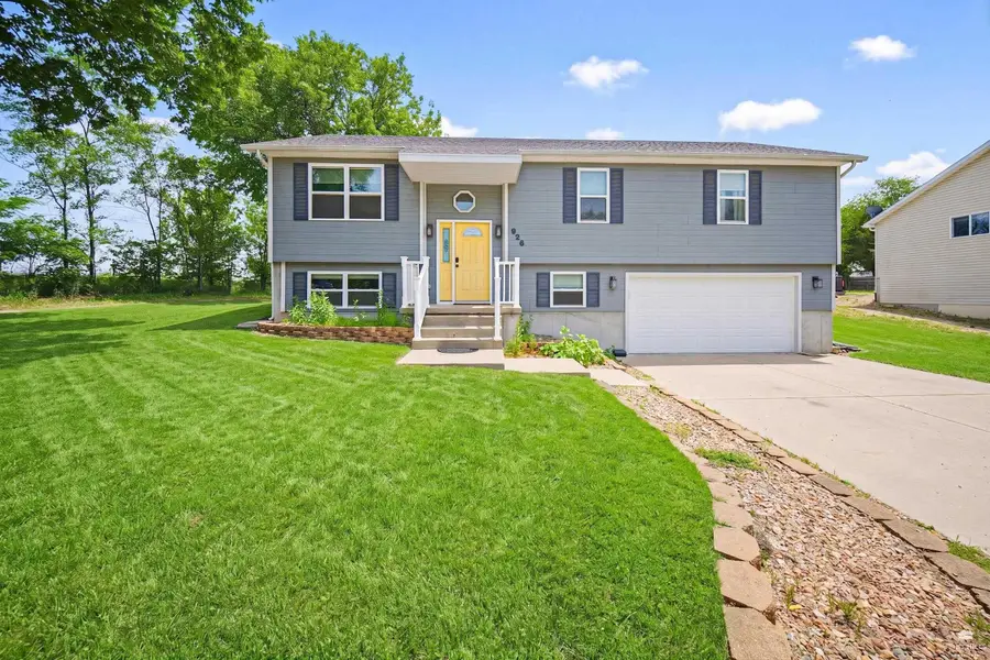 926 Nicholson, Chapman, KS 67431 - #2