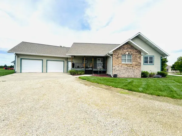 1811 Overview Drive, Clay Center, KS 67432