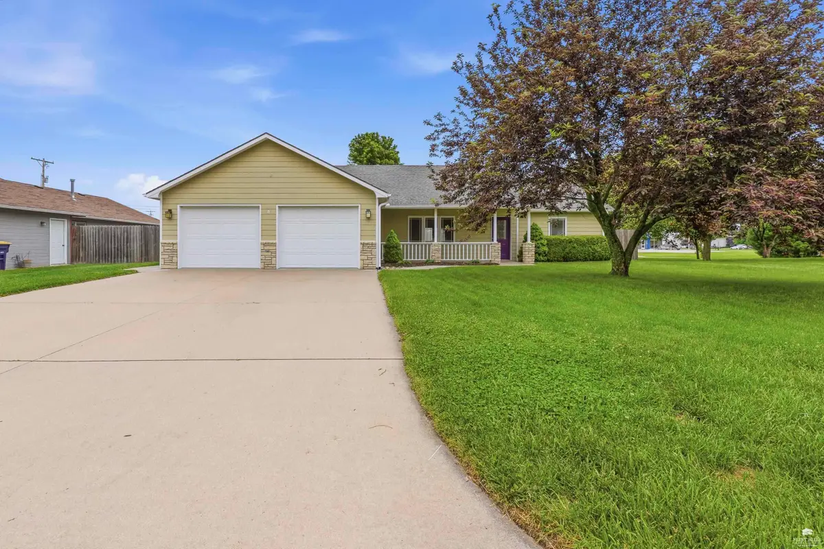 3807 Fox Ridge Drive, Manhattan, KS 66502 - #1