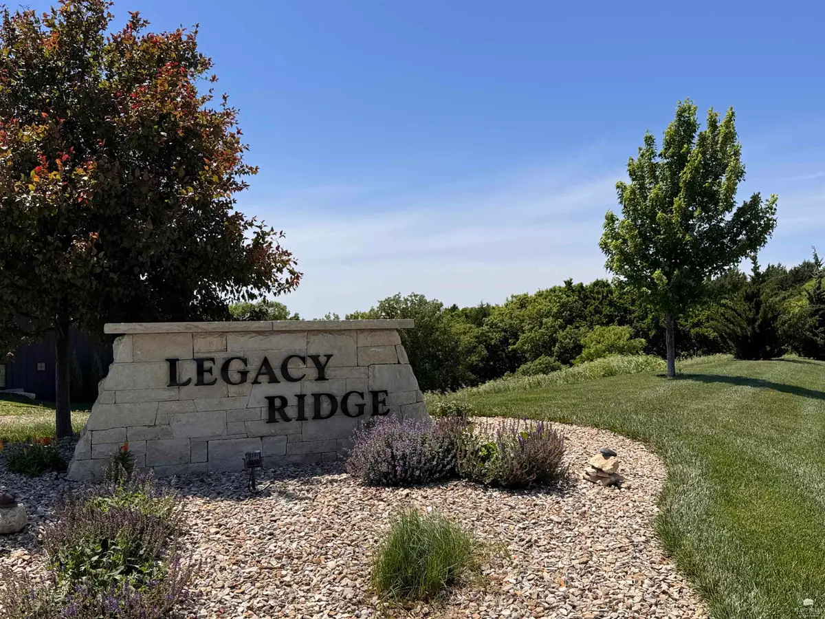 2129 Royal Ridge Circle, Manhattan, KS 66503 - #1