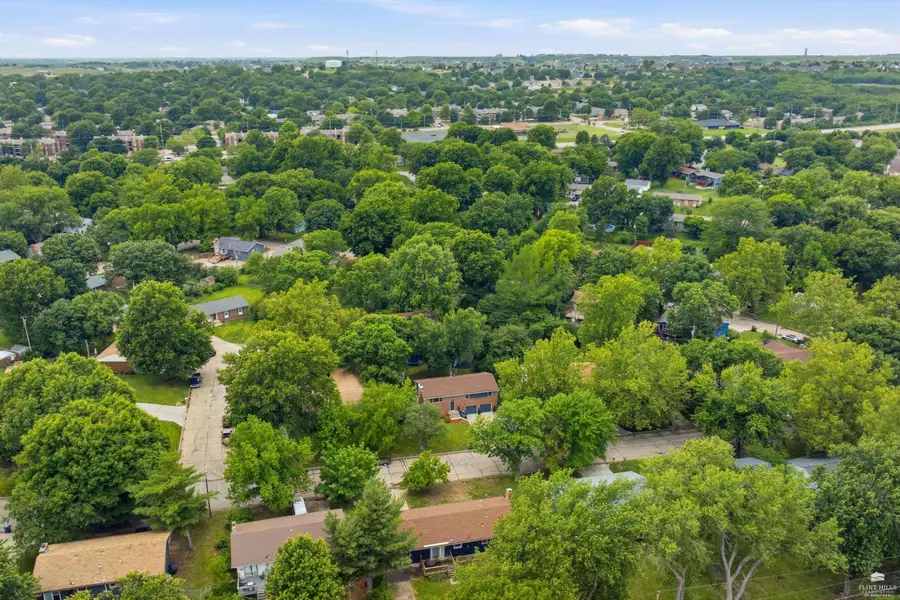 2229 Seaton Avenue, Manhattan, KS 66502 - #3