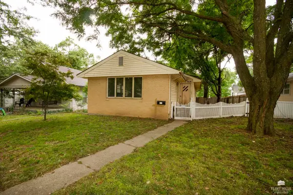 522 Lane Street, Clay Center, KS 67432