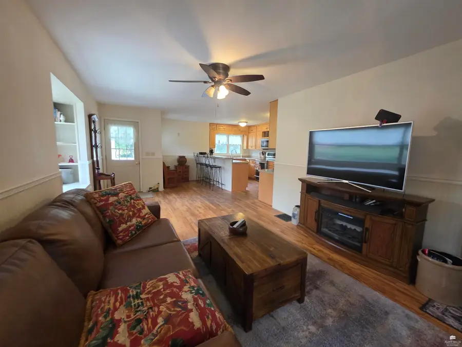 2560 Daisy Road, Abilene, KS 67410 - #3