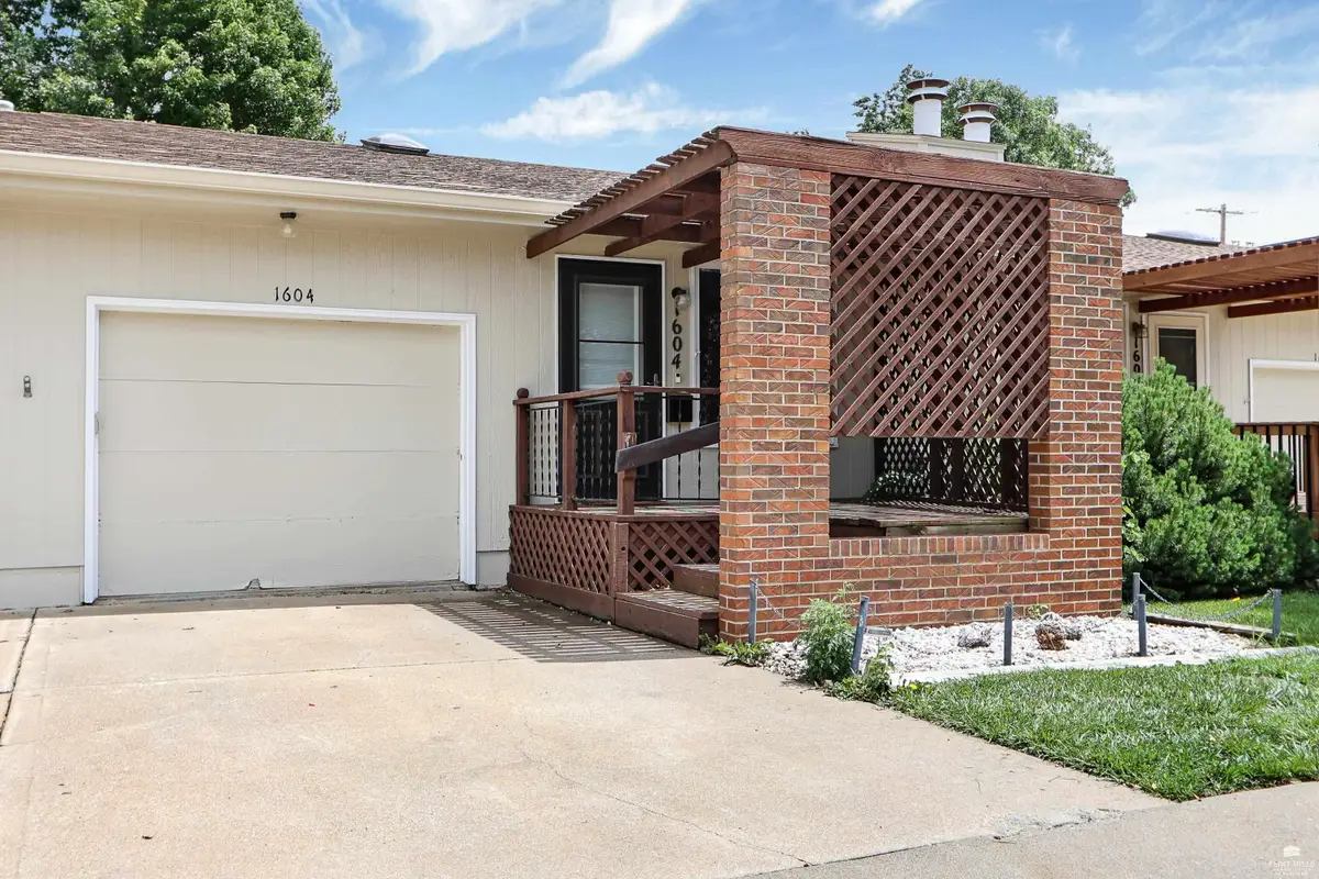 1604 Woodcrest Drive, Manhattan, KS 66502 - #1