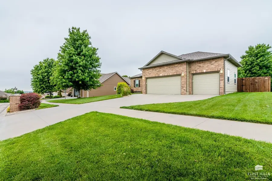 1104 East Park Grove, Manhattan, KS 66503 - #2