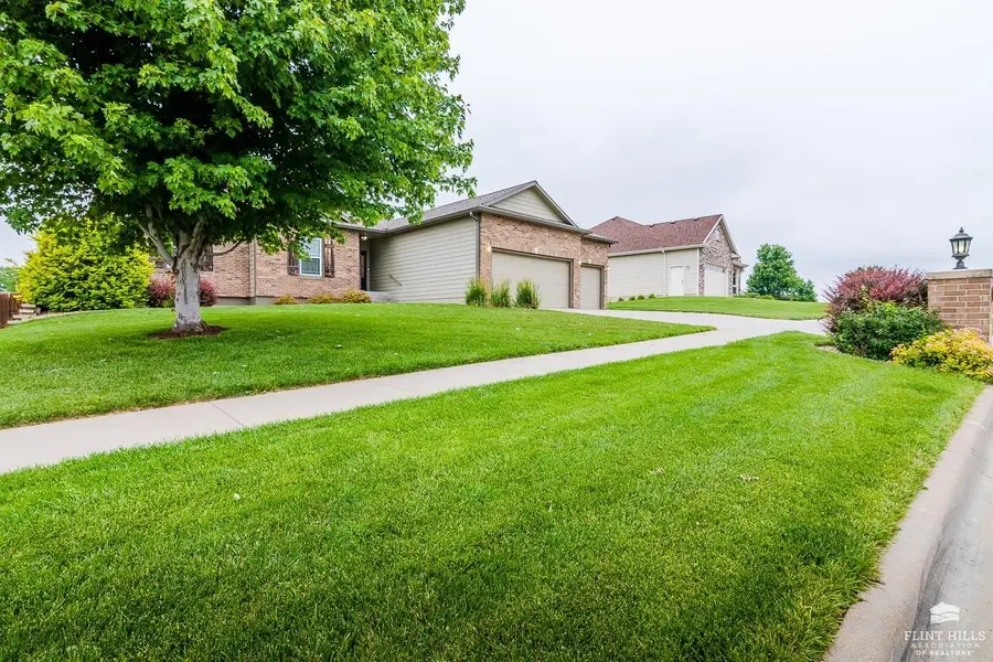 1104 East Park Grove, Manhattan, KS 66503 - #3