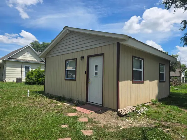 524 S E, Herington, KS 67449