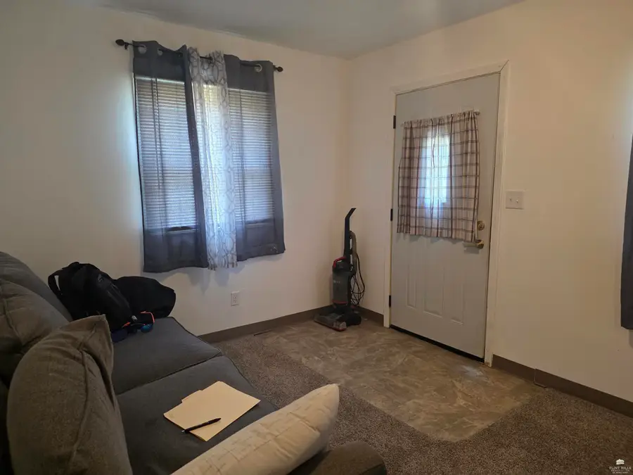 524 S E, Herington, KS 67449 - #3