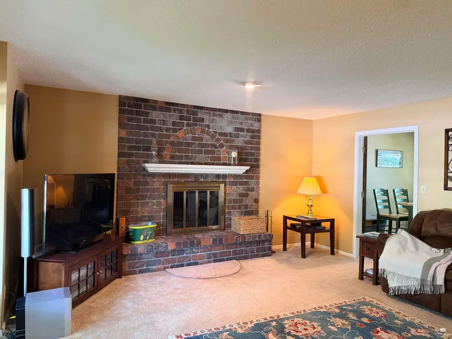 3024 Montana Court, Manhattan, KS 66502 - #3