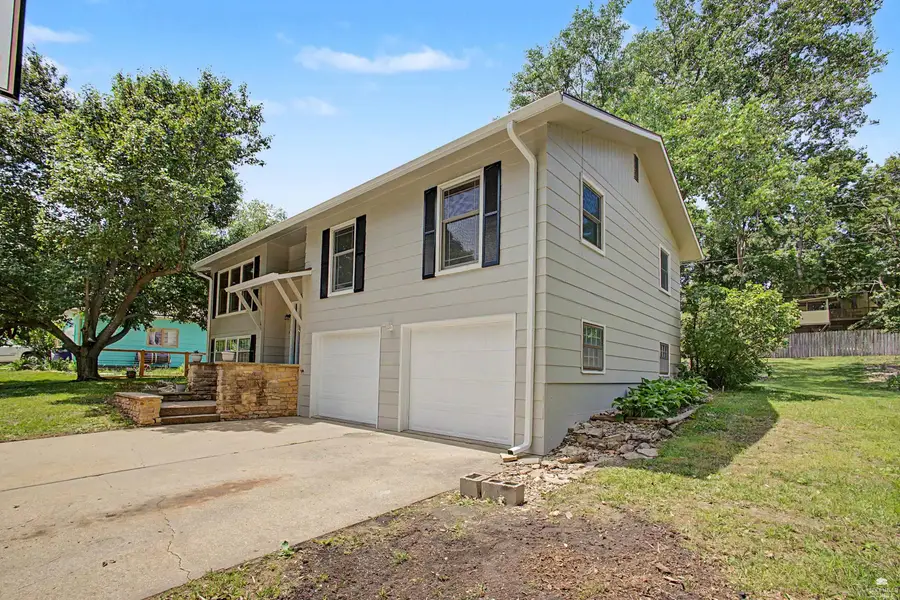 1805 Cedar Crest Drive, Manhattan, KS 66503 - #3