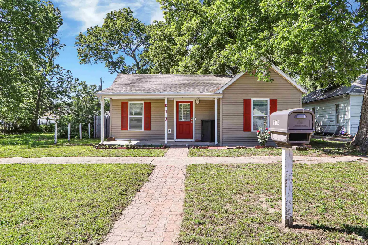 613 W 9th Street, Junction City, KS 66441 - #1