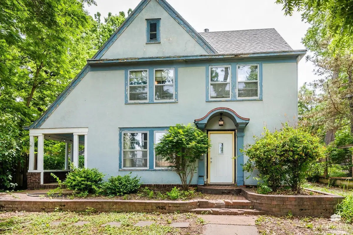 1711 Fairchild Avenue, Manhattan, KS 66502 - #1
