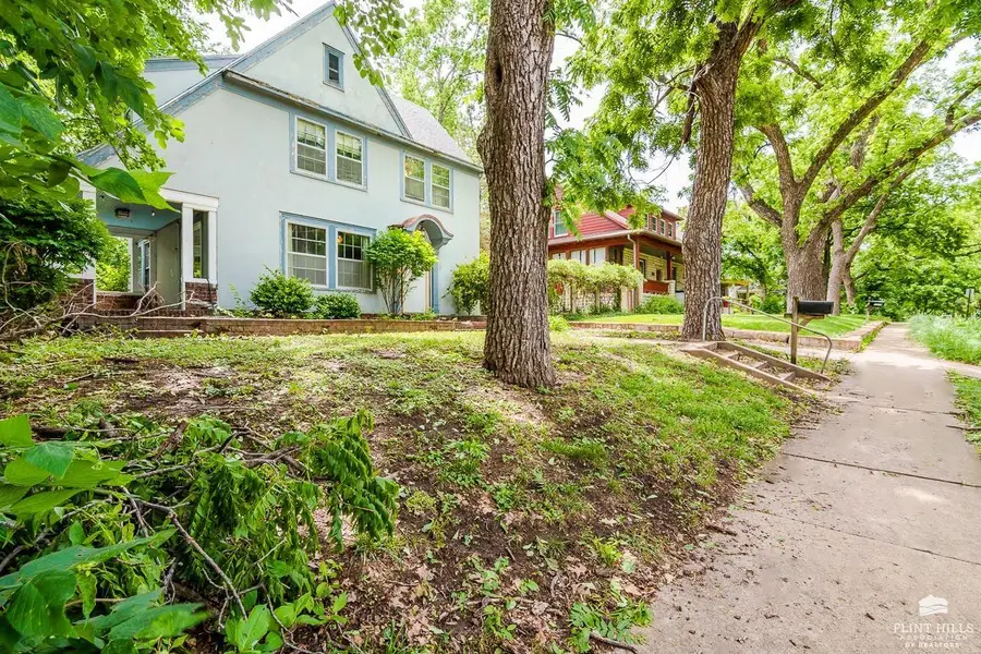 1711 Fairchild Avenue, Manhattan, KS 66502 - #3