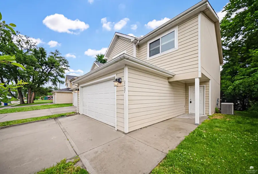 2407 Deerfield Blvd, Junction City, KS 66441 - #2