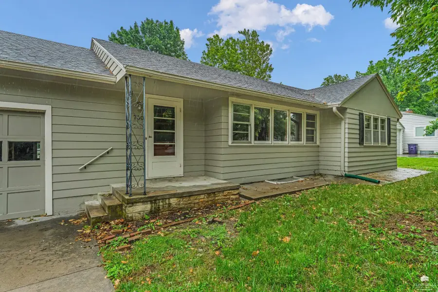 730 Midland Avenue, Manhattan, KS 66502 - #3