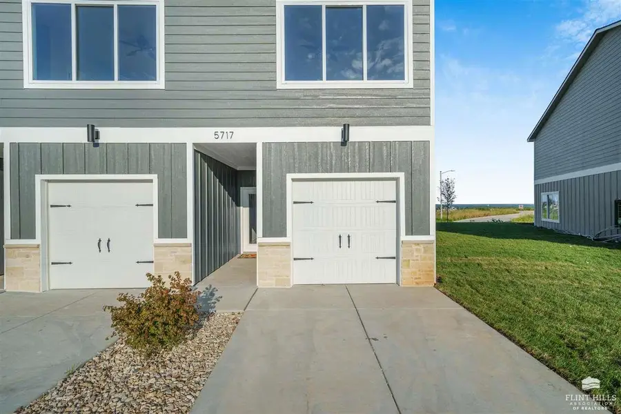 5725 Goheen Drive, Manhattan, KS 66503 - #2