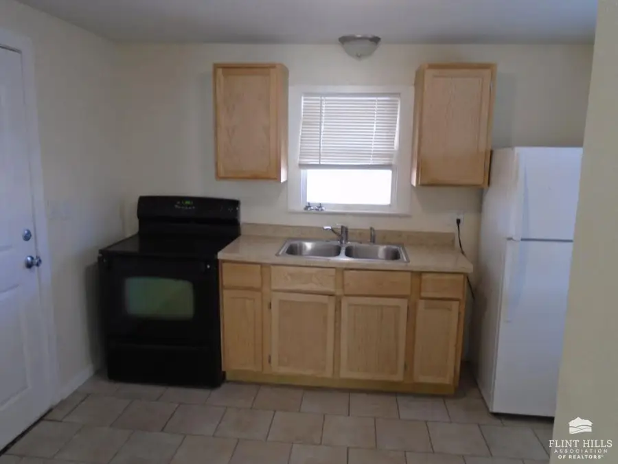 140 E 9th Street, Junction City, KS 66441 - #3
