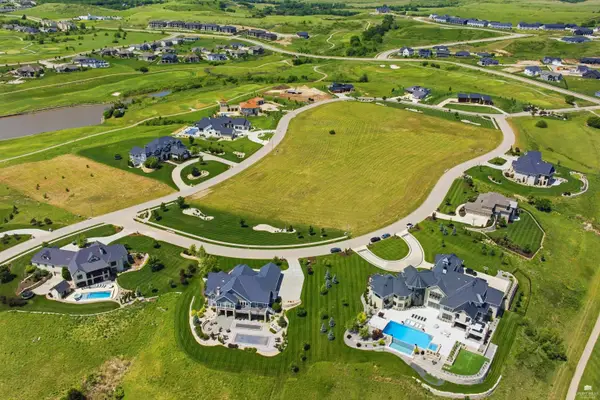 5207 Muirfield Drive, Manhattan, KS 66503