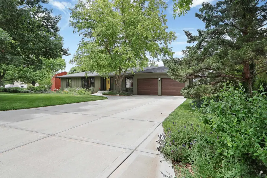 2920 Hickory Court, Manhattan, KS 66503 - #2