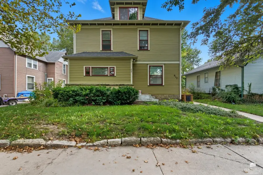 917 Laramie Street, Manhattan, KS 66502 - #2