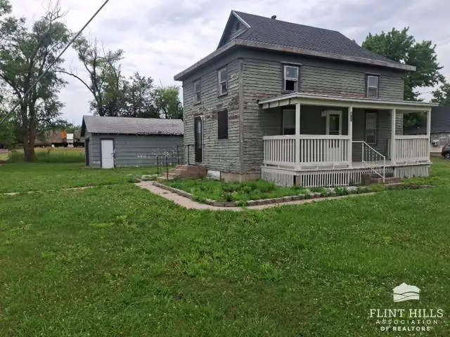 605 Topeka, Lincolnville, KS 66858 - #2