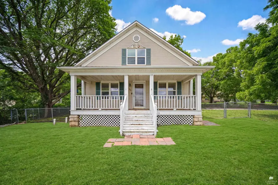 1201 W 8th Street, Junction City, KS 66441 - #2