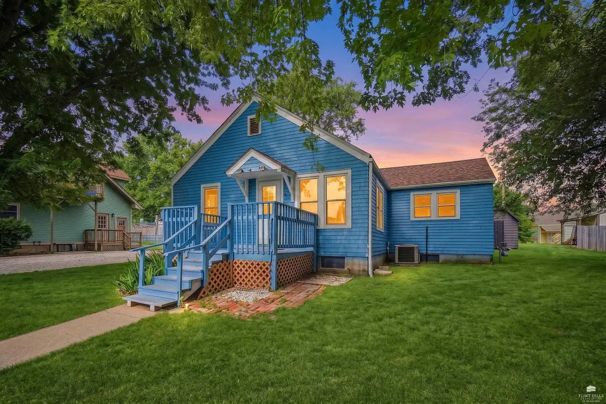 805 Hickory Street, Wakefield, KS 67487 - #1