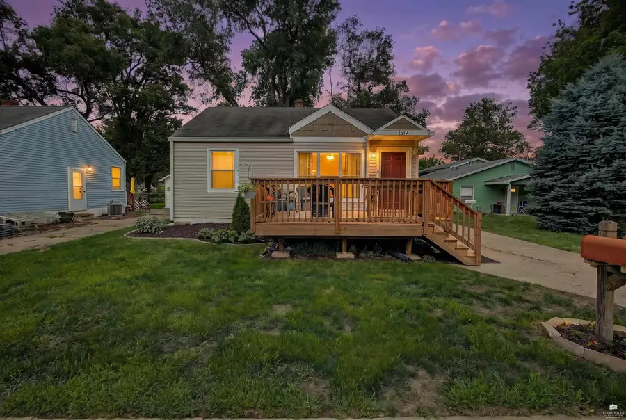 1519 Colorado Street, Manhattan, KS 66502 - #2