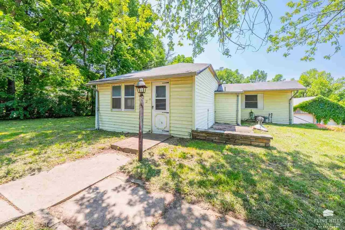 402 1st Street, Saint George, KS 66535 - #1