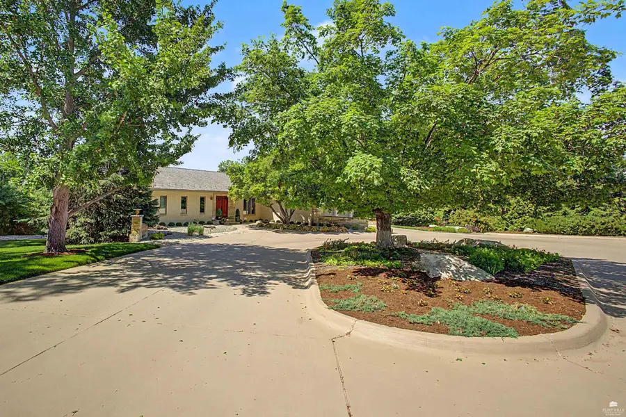 1715 Thomas Circle, Manhattan, KS 66502 - #2