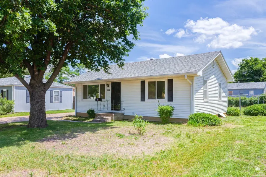 905 Windsor Drive, Salina, KS 67401 - #2