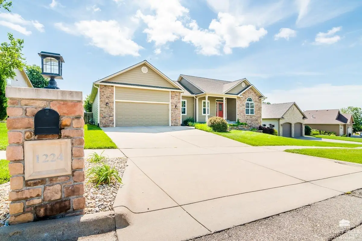 1224 West Park Grove, Manhattan, KS 66503 - #1