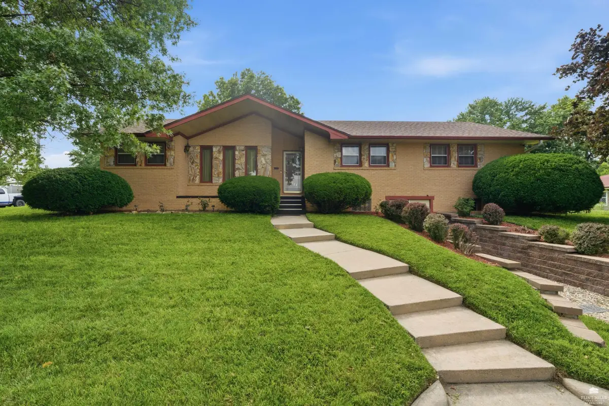 1328 Shamrock, Junction City, KS 66441 - #1