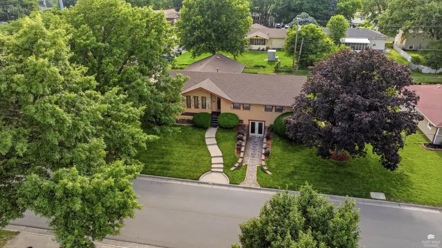 1328 Shamrock, Junction City, KS 66441 - #2
