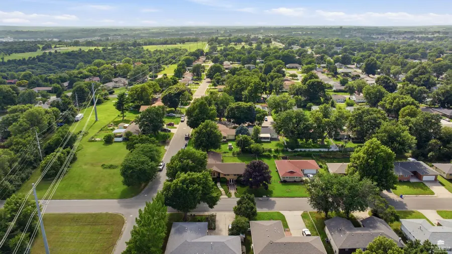 1328 Shamrock, Junction City, KS 66441 - #3