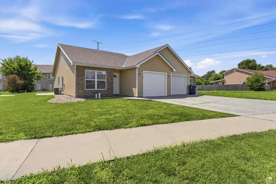 2717 Buttonwood Drive, Manhattan, KS 66502 - #2