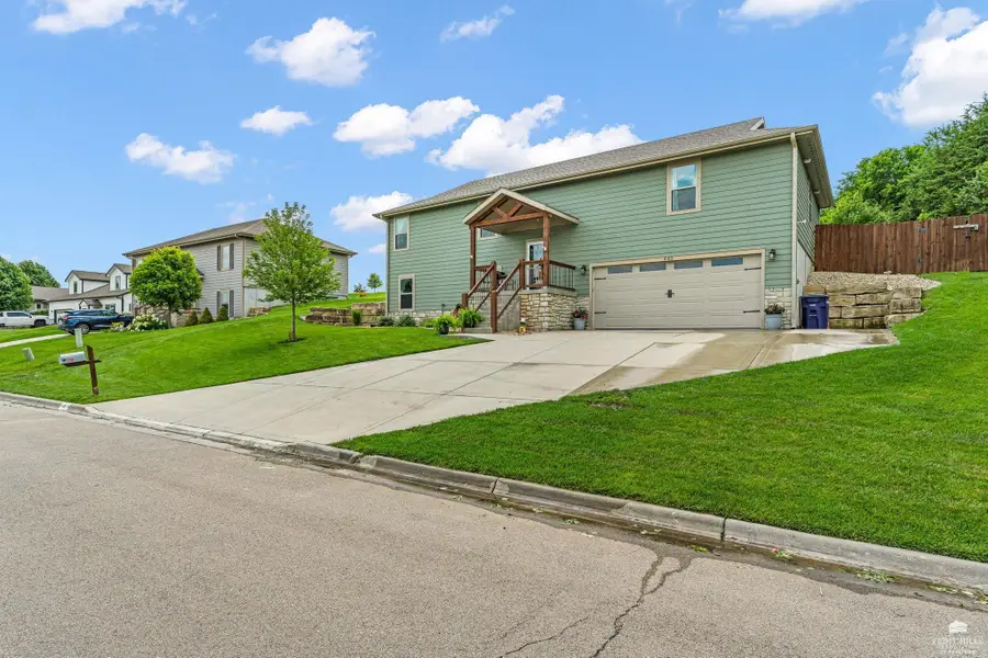 405 Highland Pointe Drive, Manhattan, KS 66503 - #2