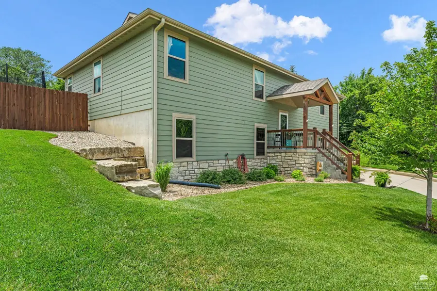 405 Highland Pointe Drive, Manhattan, KS 66503 - #3