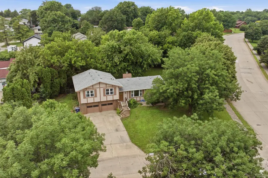 2013 Huntington Square, Manhattan, KS 66503 - #2