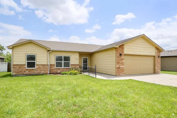 2704 Donna's Way, Manhattan, KS 66502
