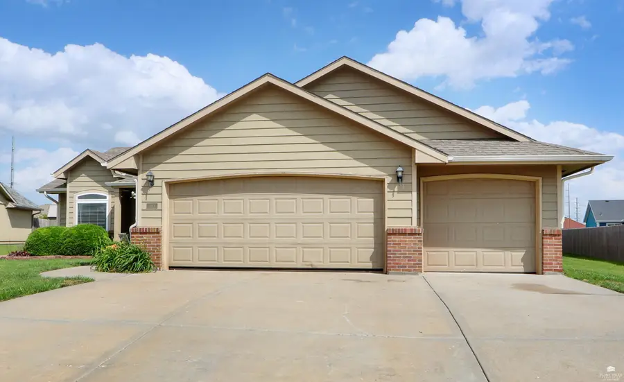 1145 Coyote Drive, Junction City, KS 66441 - #2