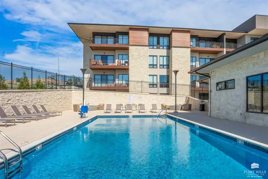 3010 Fieldhouse Circle #304, Manhattan, KS 66503 - #2