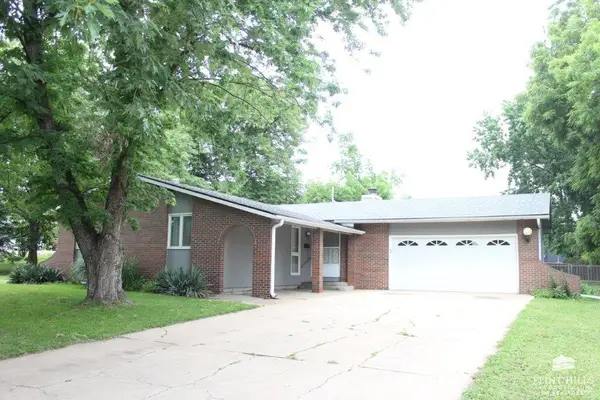 2904 Wayne Drive, Manhattan, KS 66502